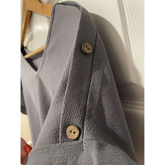 Shein Womens Size M Short Sleeve Blouse Boxy V Neck Buttons On Sleeve - Picture 2 of 4